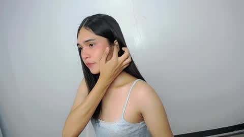 Snapshot of xairah_doux chatting on May 15, 11:56 pm xairah_doux online show from May 15, 11:56 pm