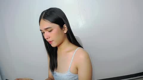 Snapshot of xairah_doux chatting on May 16, 12:18 am xairah_doux online show from May 16, 12:18 am