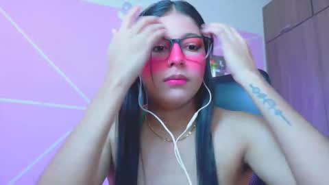 XALLYSONX online show from May 25, 12:00 pm
