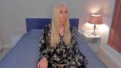 Snapshot of xander_novak chatting on September 15, 9:09 am xander_novak online show from September 15, 9:09 am