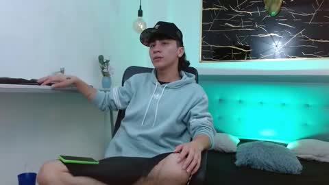 xandergrey8 online show from February 3, 7:08 pm