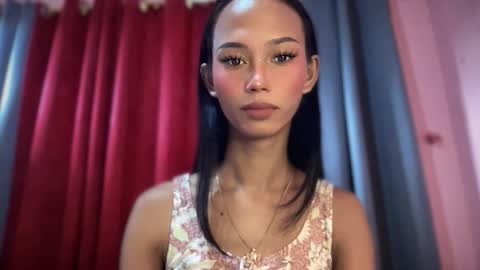 Snapshot of xandraluxe_xoxo chatting on February 3, 1:04 am Cassandra online show from February 3, 1:04 am