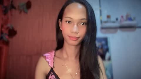 Snapshot of xandraluxe_xoxo chatting on February 18, 1:12 am Cassandra online show from February 18, 1:12 am