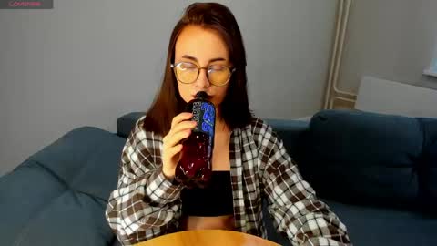 Snapshot of xapka_lapka chatting on May 23, 8:07 am Alice online show from May 23, 8:07 am