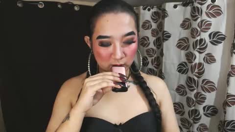 Nira   NOT INTO CHEAP GUYS  online show from January 31, 11:03 pm