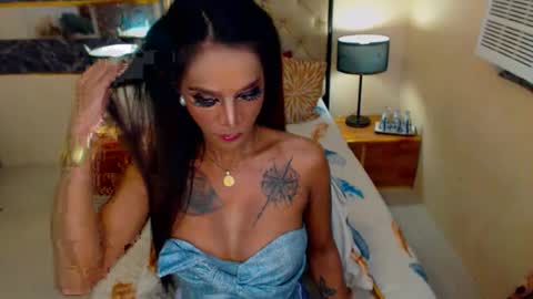 Snapshot of xasianm0nstr0uscumx chatting on February 6, 8:18 am THALIA MOUNT online show from February 6, 8:18 am