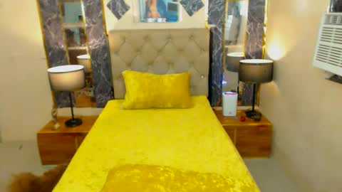 Snapshot of xasianm0nstr0uscumx chatting on February 13, 12:35 am THALIA MOUNT online show from February 13, 12:35 am