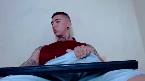 xav_dai online show from March 31, 6:52 pm