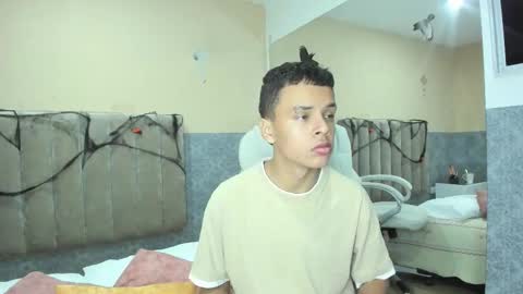 xavier fox   online show from October 16, 3:51 am