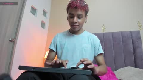 xavier fox   online show from February 12, 9:21 pm