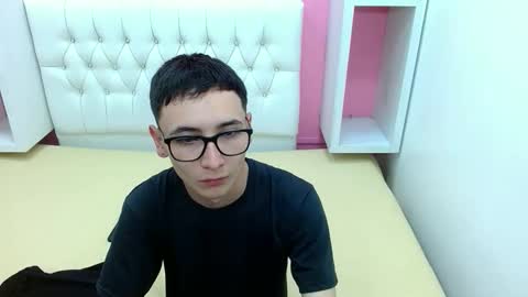 Snapshot of xcoupleplayxx chatting on April 14, 3:12 am xcoupleplayxx online show from April 14, 3:12 am