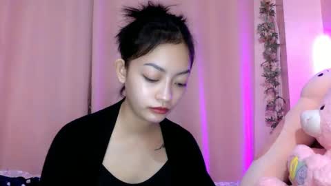 Snapshot of xcxccy19 chatting on February 6, 1:27 am Sachi Cy online show from February 6, 1:27 am