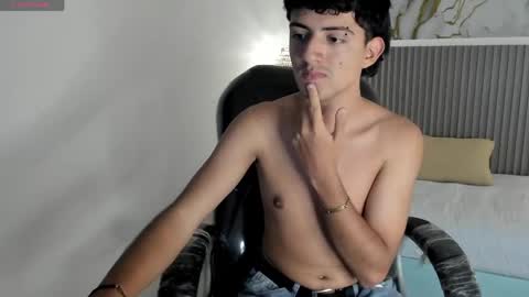 Snapshot of xebastwink chatting on April 4, 7:33 pm xebastwink online show from April 4, 7:33 pm