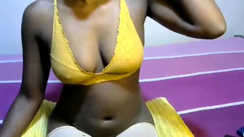 xeenah online show from July 15, 7:30 pm