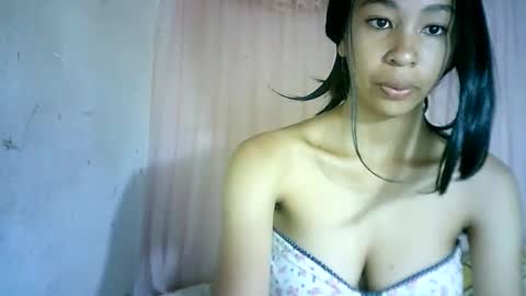 Snapshot of xenna610827 chatting on January 22, 4:02 pm xenna610827 online show from January 22, 4:02 pm