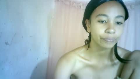 Snapshot of xenna610827 chatting on January 24, 9:28 am xenna610827 online show from January 24, 9:28 am