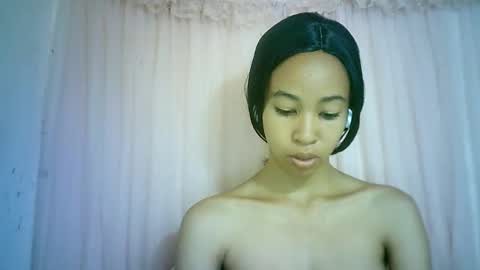 Snapshot of xenna610827 chatting on January 29, 4:15 am xenna610827 online show from January 29, 4:15 am