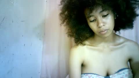 Snapshot of xenna610827 chatting on February 3, 10:58 am xenna610827 online show from February 3, 10:58 am