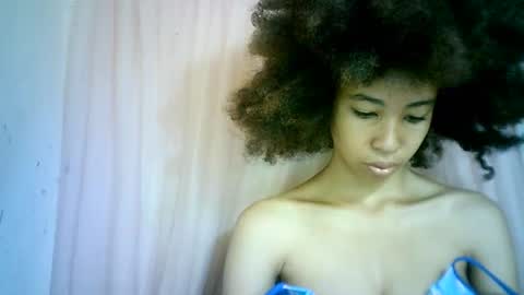 Snapshot of xenna610827 chatting on February 6, 6:29 am xenna610827 online show from February 6, 6:29 am