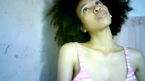 Snapshot of xenna610827 chatting on February 10, 9:04 pm xenna610827 online show from February 10, 9:04 pm