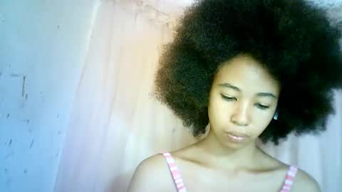 Snapshot of xenna610827 chatting on February 21, 12:39 pm xenna610827 online show from February 21, 12:39 pm