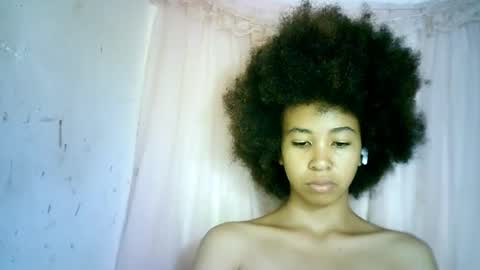 Snapshot of xenna610827 chatting on February 23, 7:28 pm xenna610827 online show from February 23, 7:28 pm