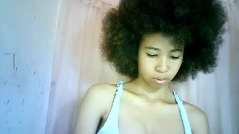 Snapshot of xenna610827 chatting on February 26, 5:31 am xenna610827 online show from February 26, 5:31 am