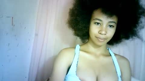 Snapshot of xenna610827 chatting on February 26, 6:32 pm xenna610827 online show from February 26, 6:32 pm