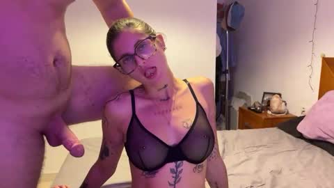 Snapshot of xesfinge chatting on December 4, 7:23 pm xesfinge online show from December 4, 7:23 pm