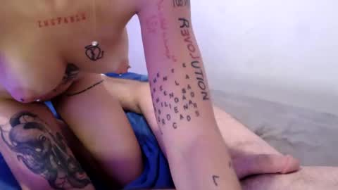 Snapshot of xesfinge chatting on December 24, 5:23 pm xesfinge online show from December 24, 5:23 pm