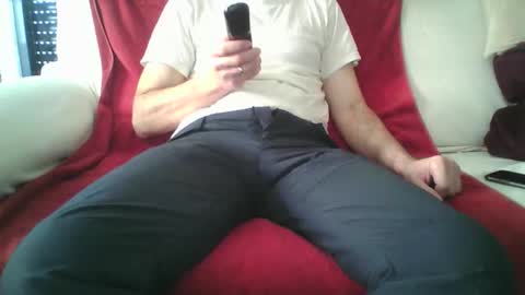Snapshot of xeson47 chatting on April 9, 8:31 am xeson47 online show from April 9, 8:31 am