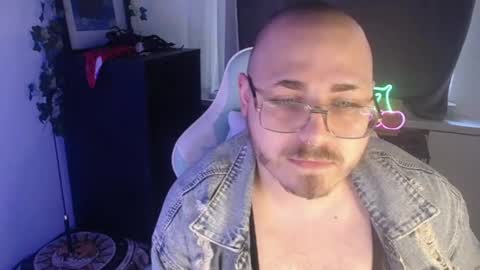 Snapshot of xfabian_love chatting on September 24, 6:28 am F A B I A N online show from September 24, 6:28 am