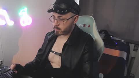 Snapshot of xfabian_love chatting on October 16, 11:33 am F A B I A N online show from October 16, 11:33 am