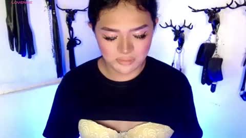 Snapshot of xfreyalibitina69x chatting on June 15, 3:53 am xfreyalibitina69x online show from June 15, 3:53 am