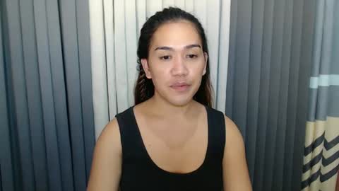 GWEN THOMPSON .......   online show from March 1, 12:23 pm