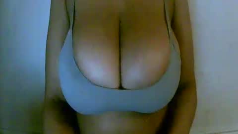 XiaoXiao  online show from February 22, 11:42 am