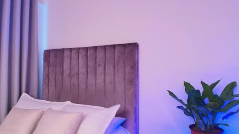 XIMENA LOPEZ online show from April 7, 6:08 pm