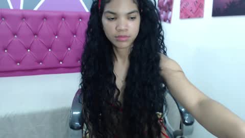 Ximena Ruiz  online show from December 17, 1:05 pm