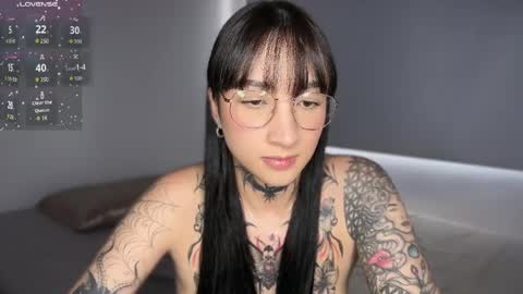 xisisxx online show from April 4, 7:33 pm