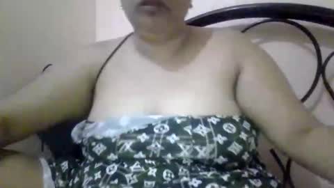 xjuicytits online show from May 18, 10:37 pm