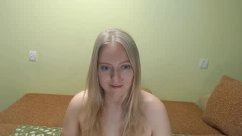 Snapshot of xjuliettexx chatting on April 8, 11:32 am Julia online show from April 8, 11:32 am