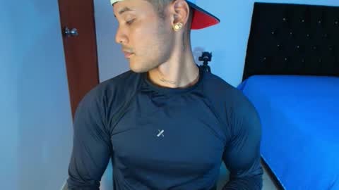 Snapshot of xlatin21 chatting on November 2, 10:56 pm xlatin21 online show from November 2, 10:56 pm