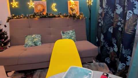 Snapshot of xloe_queen chatting on December 27, 3:26 pm Chloe online show from December 27, 3:26 pm