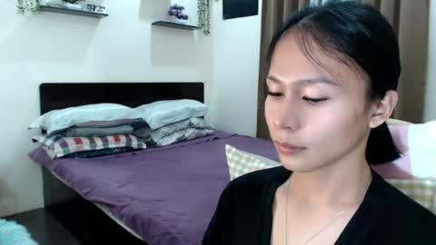 Snapshot of xlovely_destinyx chatting on July 28, 3:32 pm Alice online show from July 28, 3:32 pm