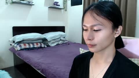 Snapshot of xlovely_destinyx chatting on July 28, 4:39 pm Alice online show from July 28, 4:39 pm
