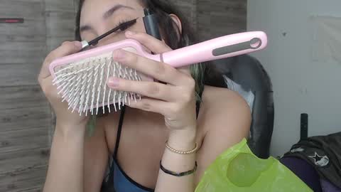 lunna online show from December 21, 11:45 pm