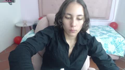 lunna online show from February 15, 8:22 pm