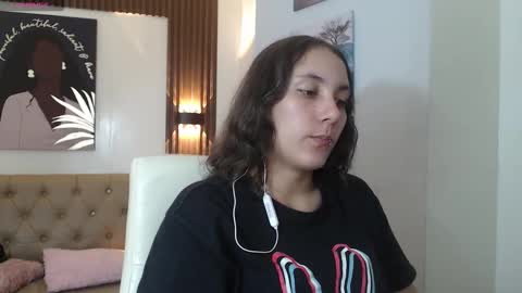 lunna online show from September 17, 7:48 pm