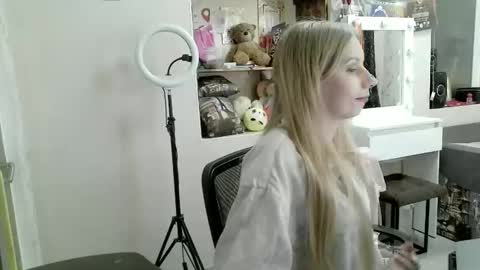 Snapshot of xmilagrosxs chatting on April 26, 10:35 am xMilagrosxs online show from April 26, 10:35 am