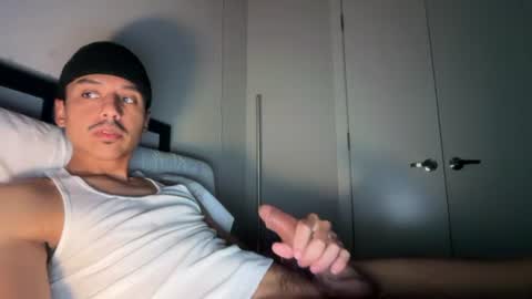 Snapshot of xmomentumx chatting on July 9, 6:56 pm xmomentumx online show from July 9, 6:56 pm